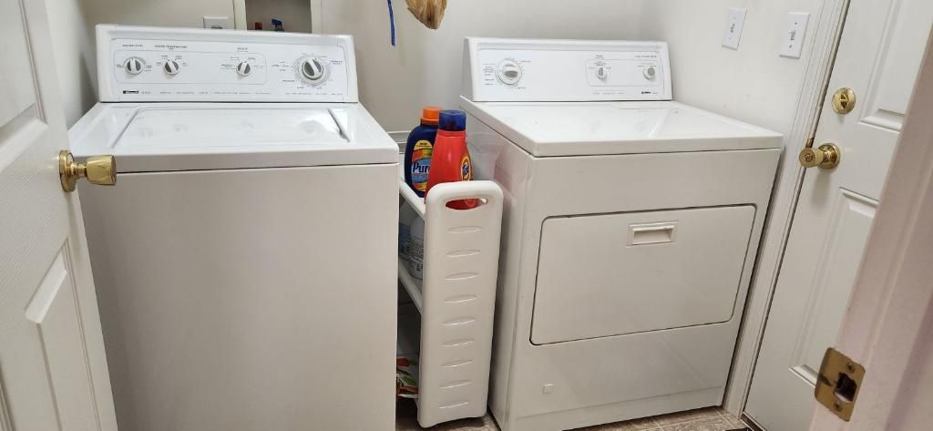 Kenmore Top Load Washer & Gas Dryer