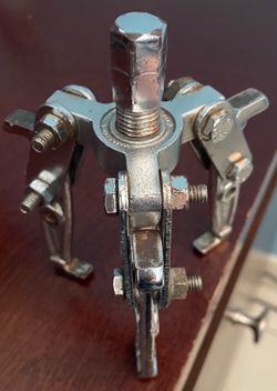 3, leg jaw Puller? 75mm, Forged Steel