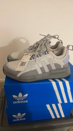New Women’s size 7 Adidas NMD V3