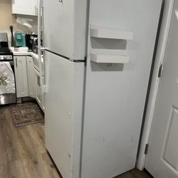 GE Fridge 