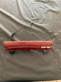 TAHOE New Liftgate 3rd brake light For Chevy Tahoe