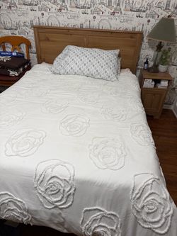 Queen size bedroom set