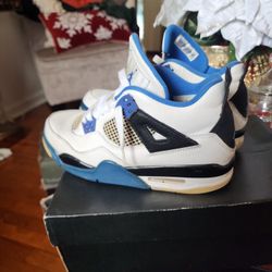 Jordan Retro 4 Size 7y