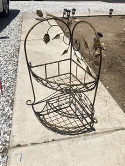 Corner plant shelves