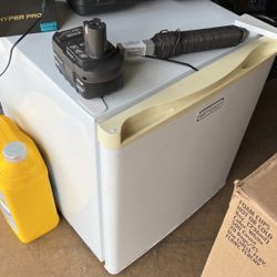 Mini Fridge 