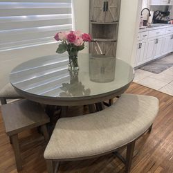 Juego de comedor madera y cristal y estante