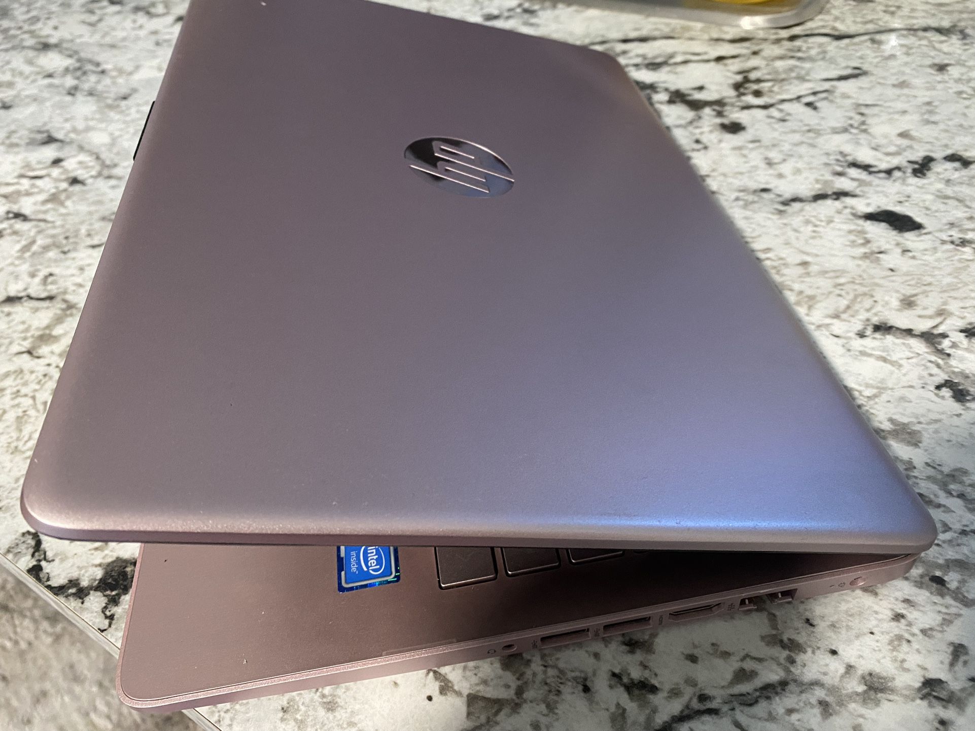HP Laptop  4 Ram  64 GB
