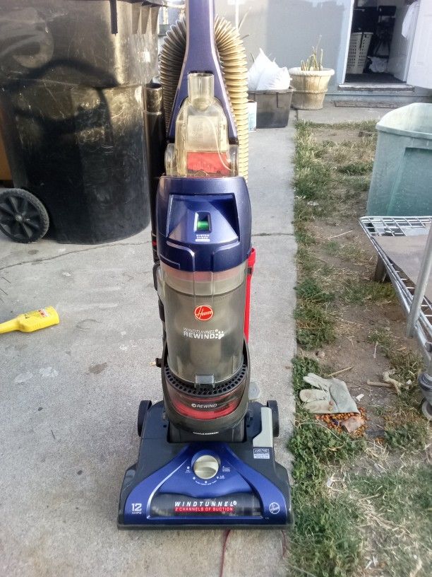 Hoover Wind Tunnel 2 Vacuum