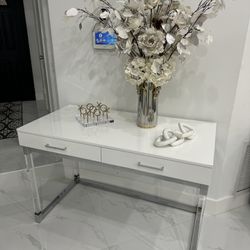 White Desk With Acrylic Legs