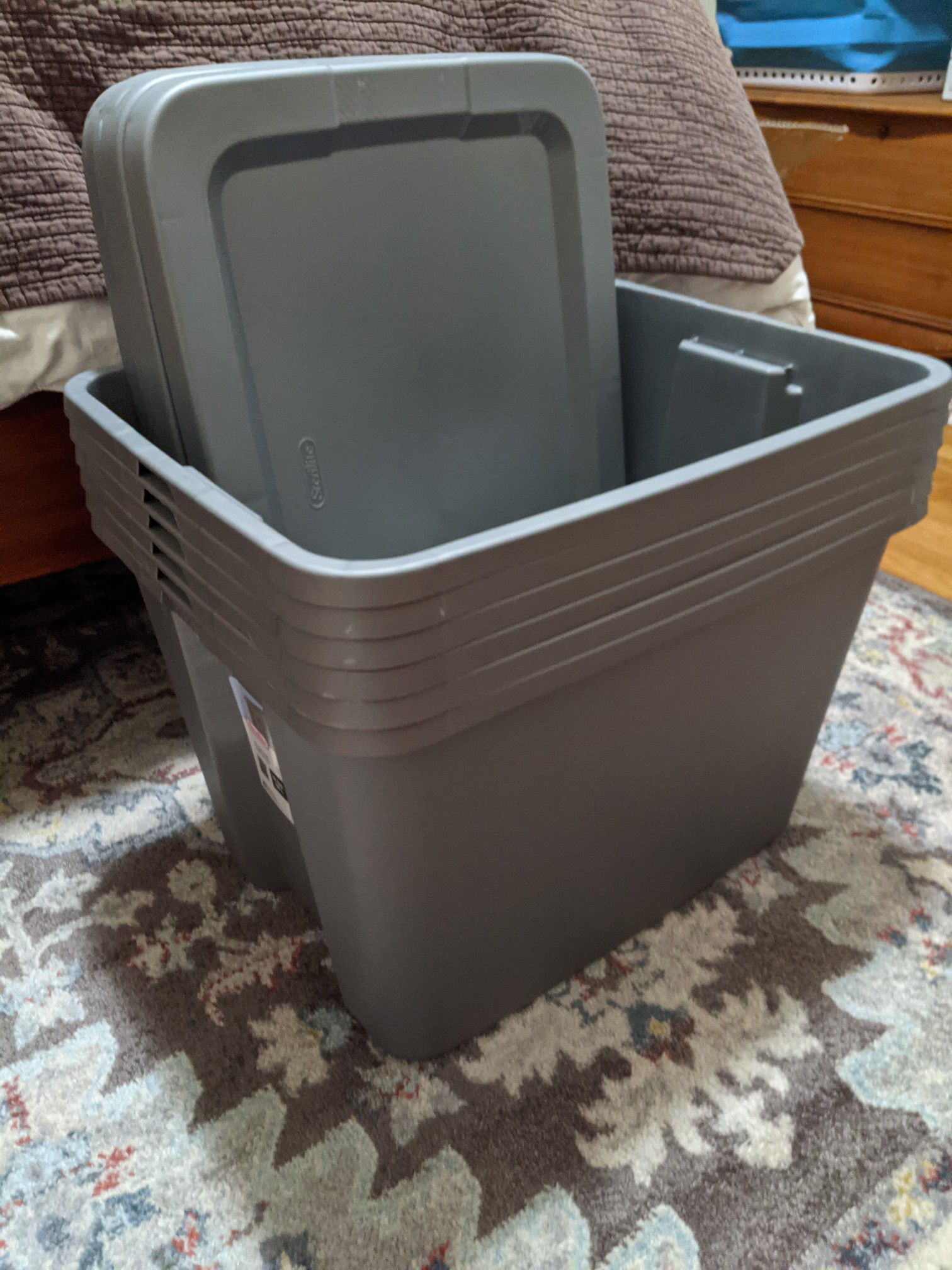 5 tubs with lids - 18 gallon size. Like new!
