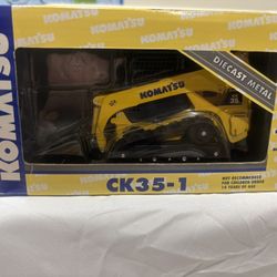 Komat’su CK35 Skid Loader