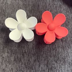 two White Salmon, Claw Clips