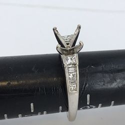 18k White Gold Semi Mount Ring Size 6 1/4