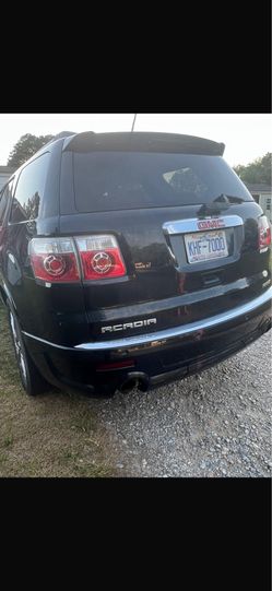 GMC 2011 miles 142.