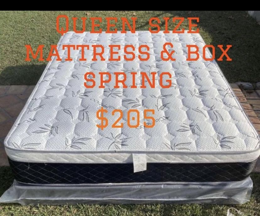 Queen Set Euro Pillow Top Mattresses Orthopedic for Sale in Santa Ana
