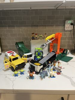 Toy Story Vehicle and Figure Set