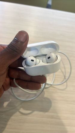 AirPod Pros w charger