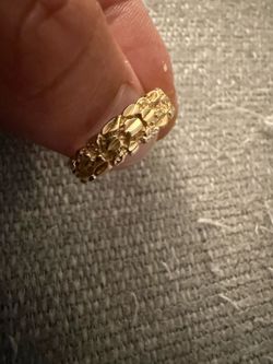 Gold ring 10k authentic