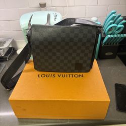 Louis Vuitton Messenger Bag 100% Authentic Great Deal 