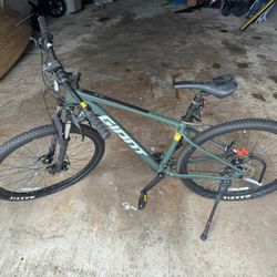 Giant Talon Mountain Bike