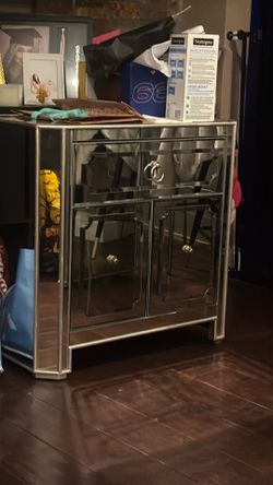 Glass dressers