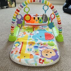 Fisher-Price Baby Playmat Deluxe Kick & Play Piano Gym