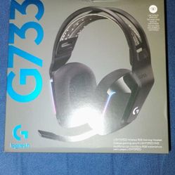 Logitech G733