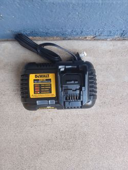 CHARGER DEWALT
