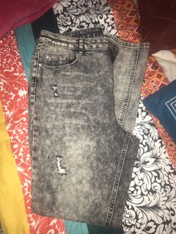 Jeans mix of bootcut and skinny sizes 10-17. Never worn or worn once.