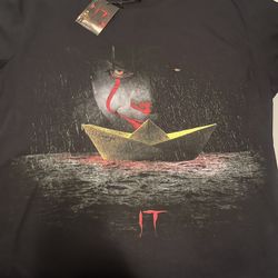 IT Shirt Size Large Men 