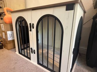 Wooden dog crate