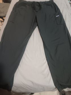 Woman's Pants/Scrubs