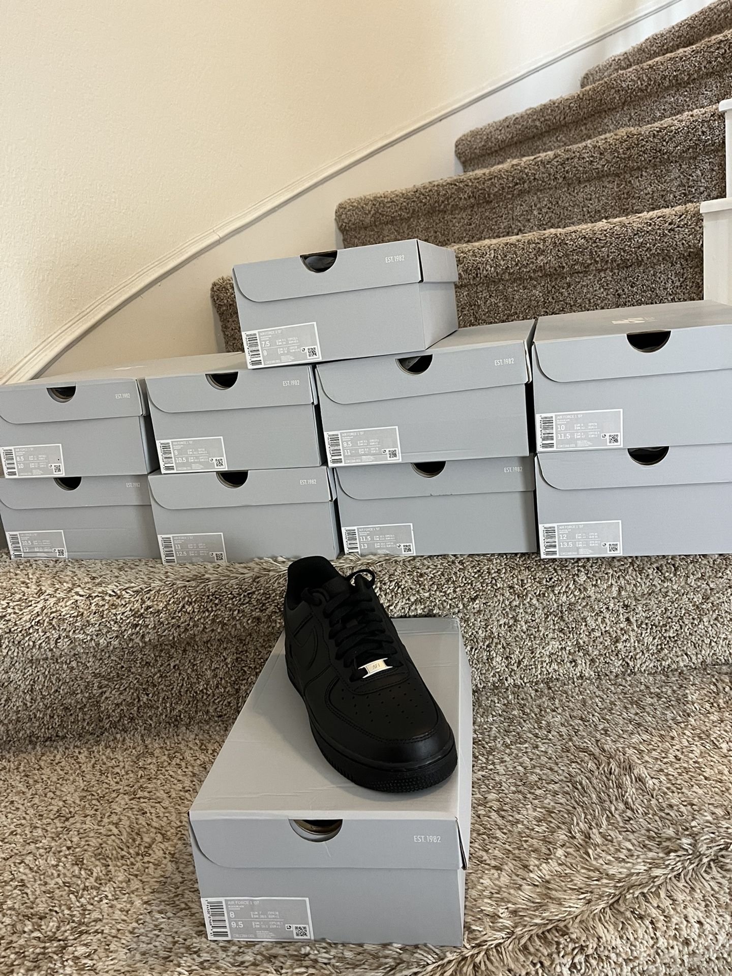 DS Nike All Black Air Force 1 Men Sz8