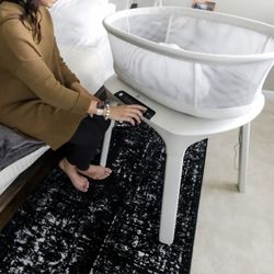 4moms Bassinette With WIFI Connection 