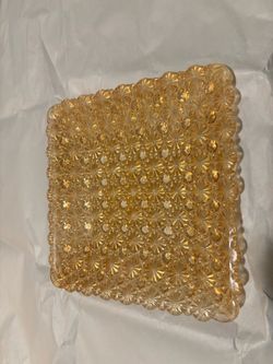 Vintage Daisy and Button Pattern Sq Dish