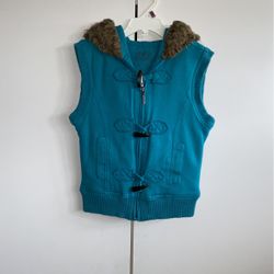 Girls Mudd Vest With Fur Hoodie Size 10/12 But Fits Smaller 