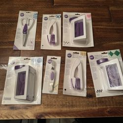 Cake Decorating Tools - Wilton - All Sold Together - 7 Piece Set