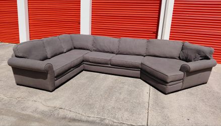 Ashley Sectional (delivery available)