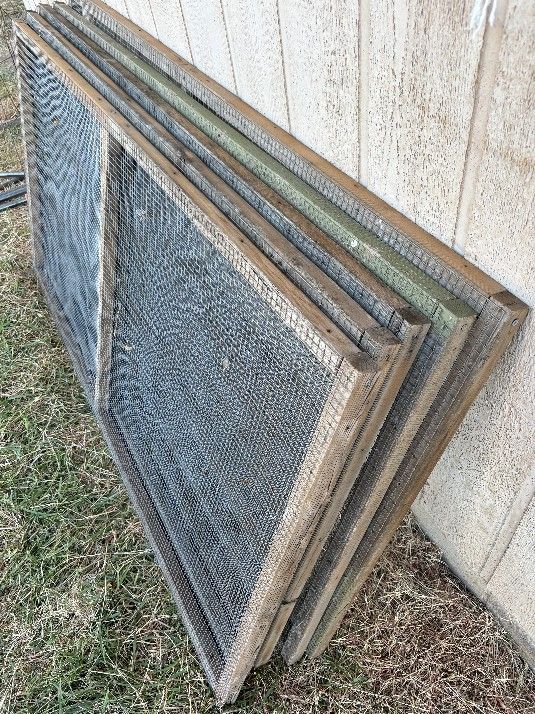 Wooden Chicken Screens Coop