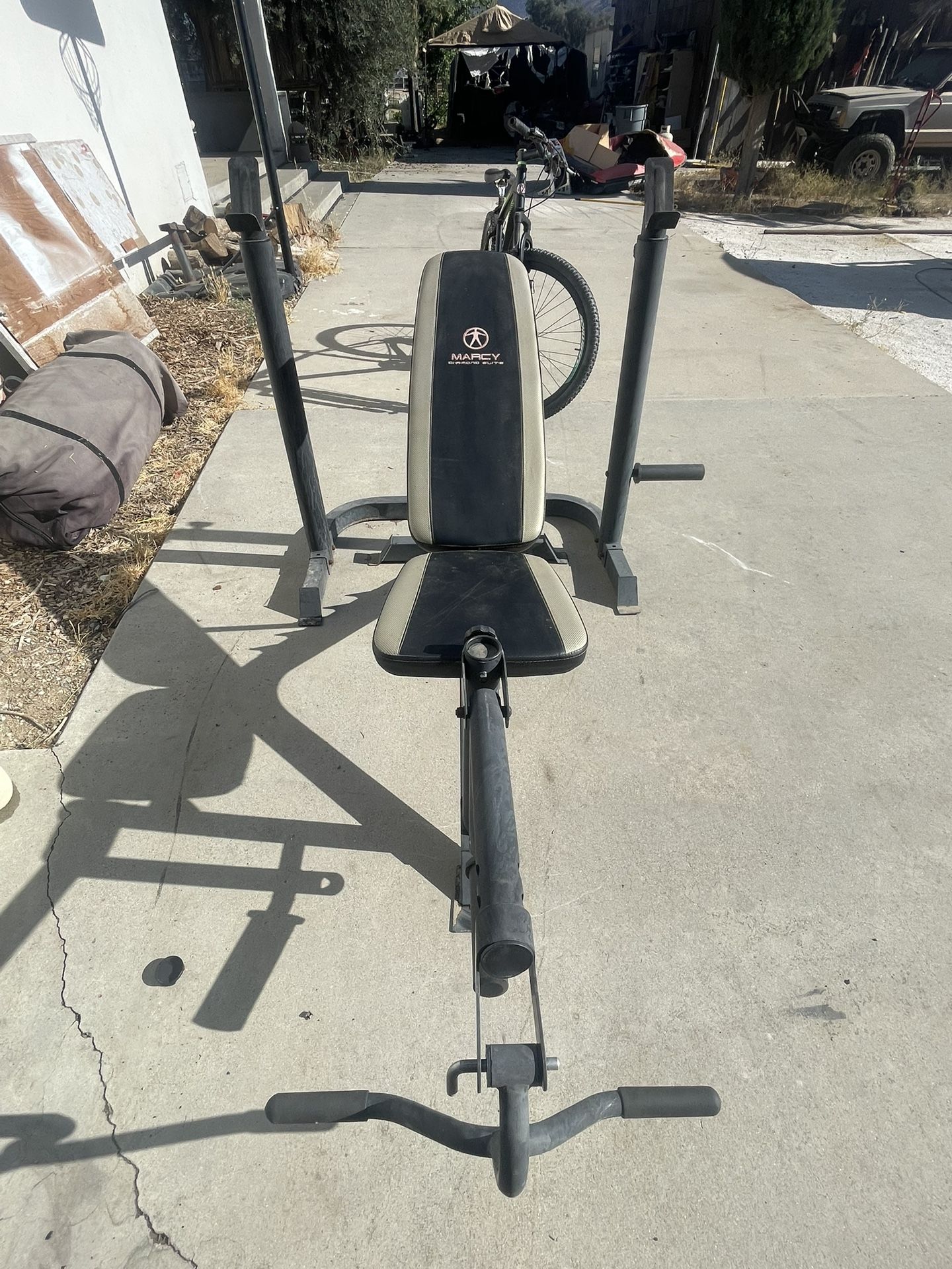 Weight bench