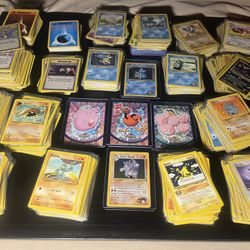 1000+ VINTAGE POKEMON COLLECTION + 2 holo+ 3 tops