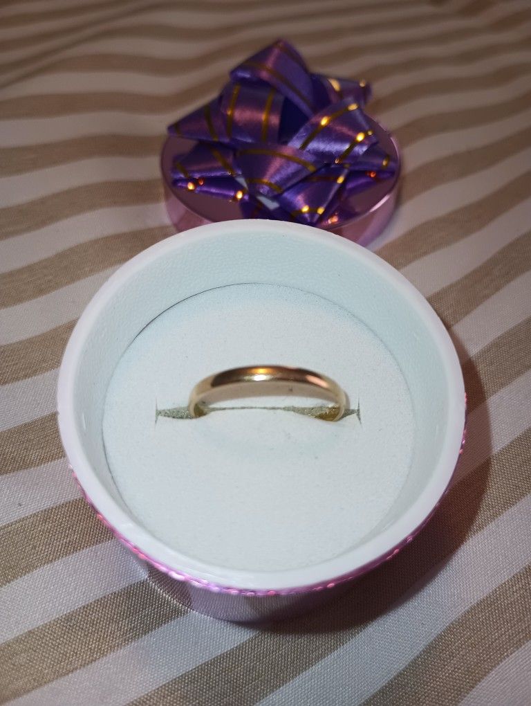 10K GOLD RING