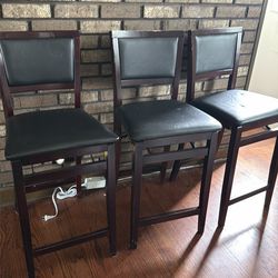 3 bar stool chairs with back support