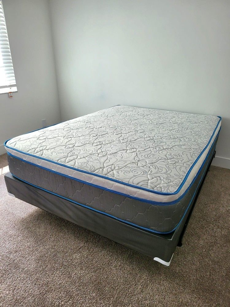 NEW QUEEN SIZE PILLOW TOP MATTRESS AND BOX SPRING