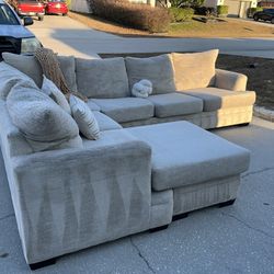 LARGE BEIGE SECTIONAL - W - SAME DAY FREE DELIVERY✅✅