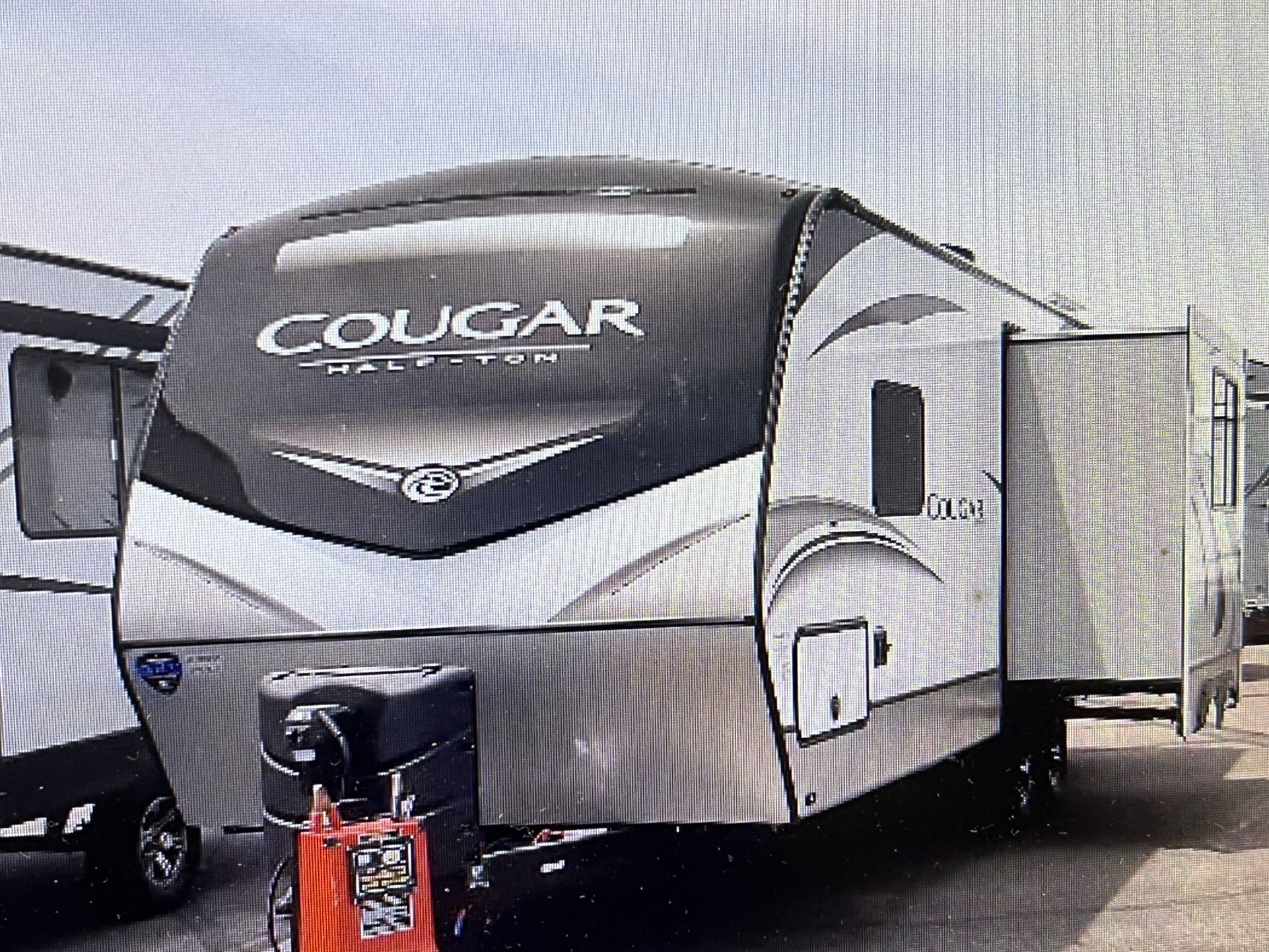 2022 COUGAR 24 Ft (24SABWE) Travel Trailer 