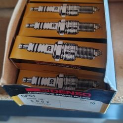 Denso 6002 SF51 Spark Plug / 10 Pack