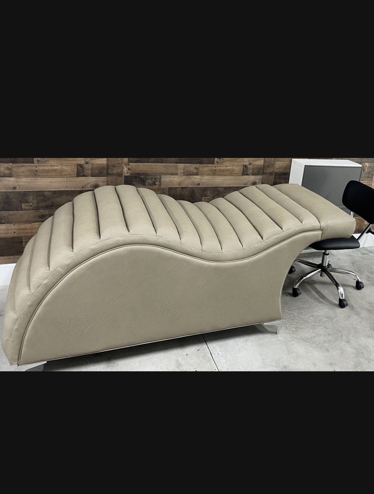 Plush And Oak Tattooing Or Lash Bed