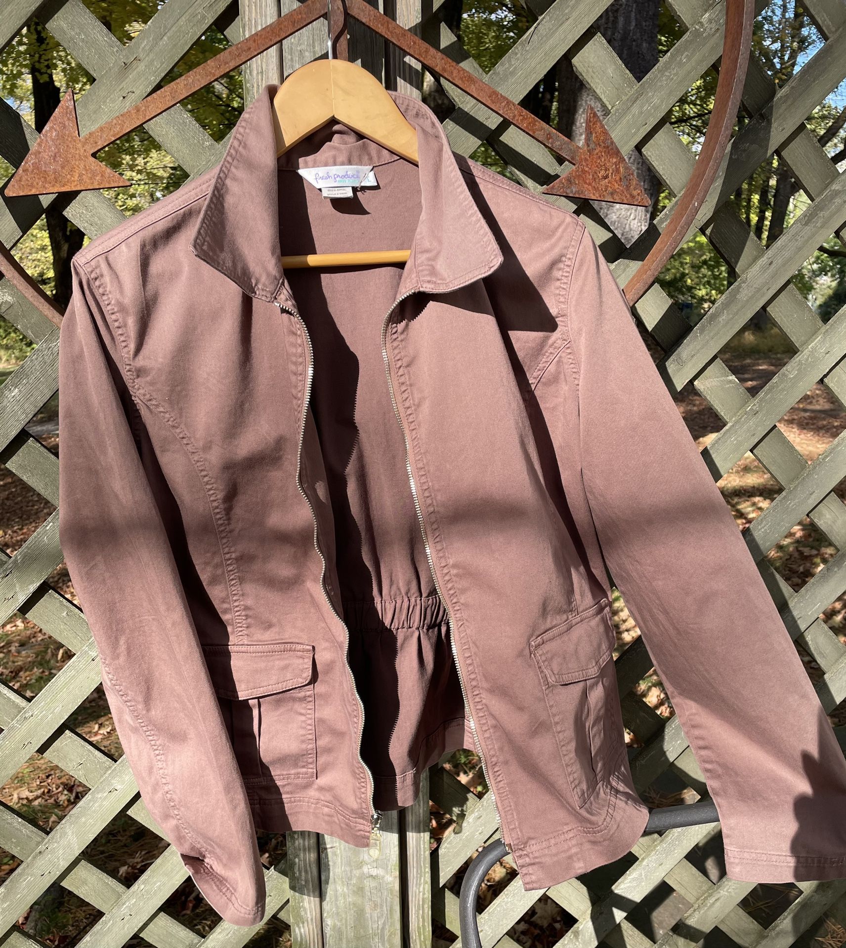 Women’s cute fresh produce full zip jacket with pockets. Large.