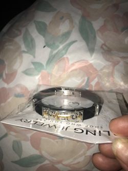 New in package cross Bracelet only $10 firm￼
